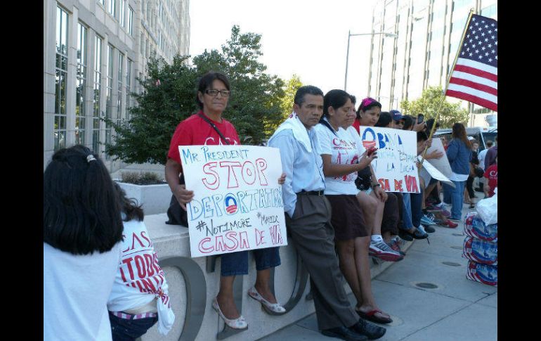 Indica que el énfasis en las deportaciones representa una política dirigida a estigmatizar y criminalizar a los migrantes. NTX / ARCHIVO