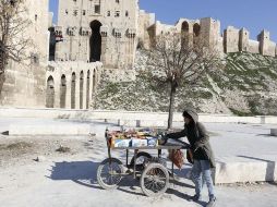 Los extremistas aplican una versión radical de la 'sharía' o ley islámica e imponen duros castigos a quienes contravienen sus normas. EFE / Y. Badawi