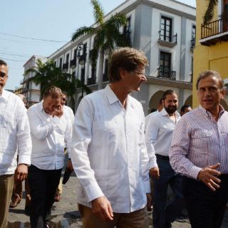 Hay esperanza de encontrar a marinos secuestrados: Yunes Linares