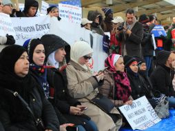 La televisora CNN reporta que el Departamento de Estado ha revertido la cancelación de visas que fueron revocadas. EFE / K. Kinson