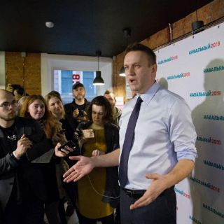 Opositor ruso abre oficina de campaña