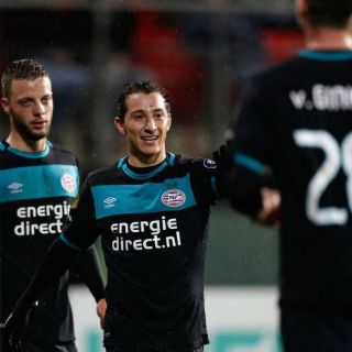 PSV golea con Moreno y Guardado en la cancha