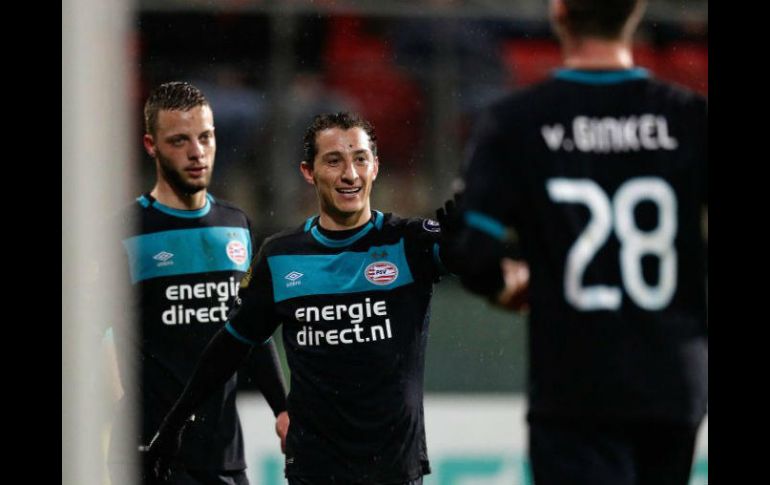 Los dos mexicanos arrancan como parte del once inicial de los Granjeros. TWITTER / @psveindhoven