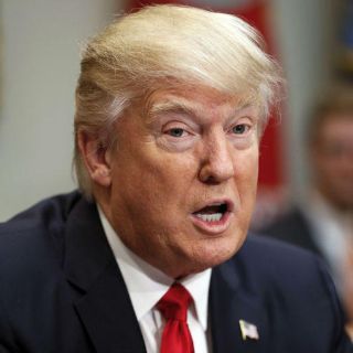 Protestan contra Trump antes de Super Bowl