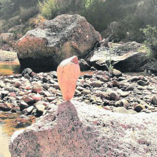 Una fugaz aventura entre piedras y palabras efímeras