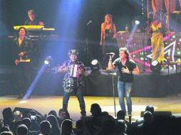 Incansable. El músico motivó a los cinco mil 500 asistentes a corear sus interpretaciones. EL INFORMADOR / M. Vargas