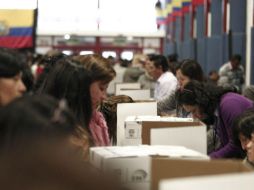 Los simulacros, dijo Pozo, permiten verificar el funcionamiento de todos los elementos involucrados en el proceso de votación. NTX / ARCHIVO