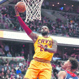 Los Cavs remontan y ganan en tiempo extra