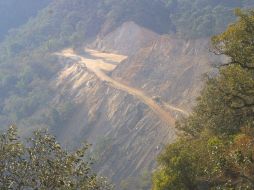 Se pidió el apoyo de personal de Ciencias Forenses para levantar el cuerpo, hallado en el barranco en la delegación El Piloto. EL INFORMADOR / ARCHIVO