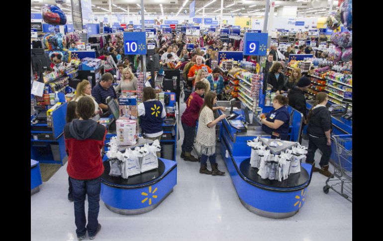 El primer mes del año, el monto de compra promedio por cliente a unidades iguales registró un incremento de seis puntos. AP / ARCHIVO