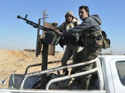 Los rebeldes y las tropas turcas tratan de cortar el camino de las fuerzas leales al Gobierno de Damasco hacia Al Bab. AFP / STRINGER