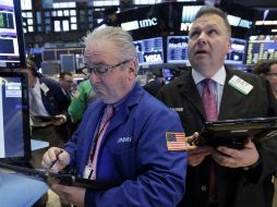 Los sectores en Wall street cerraron divididos entre los avances de materia prima. AP / ARCHIVO