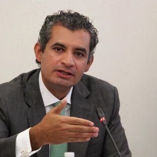 Ochoa Reza sostendrá encuentros con connacionales en EU