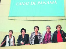 En Panamá las amigas Ana Ordaz, Mila Íñiguez, Güicha Gómez Álvarez, Lolita Castañeda y Hellen Oyarzábal.  /