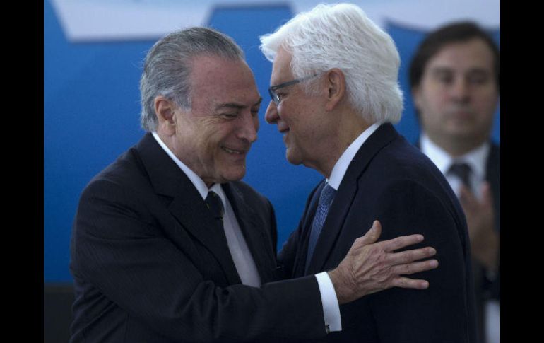 Michel Temer y Wellington Moreira. La suspensión será revisada por un juzgado de segunda instancia. EFE / J. Alves