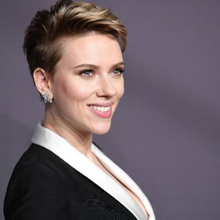Scarlett Johansson reaparece en gala tras separación