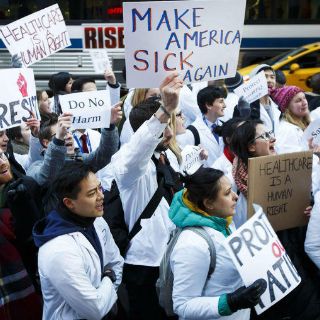 Más de 12.2 millones se inscriben al ‘Obamacare’