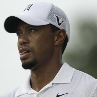 Tiger Woods se ausenta del golf por molestias en la espalda