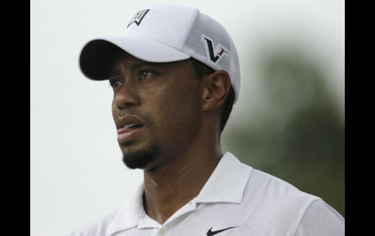 ''Mis médicos me han aconsejado que no juegue las próximas dos semanas'', señaló Woods en su escrito. AP / ARCHIVO