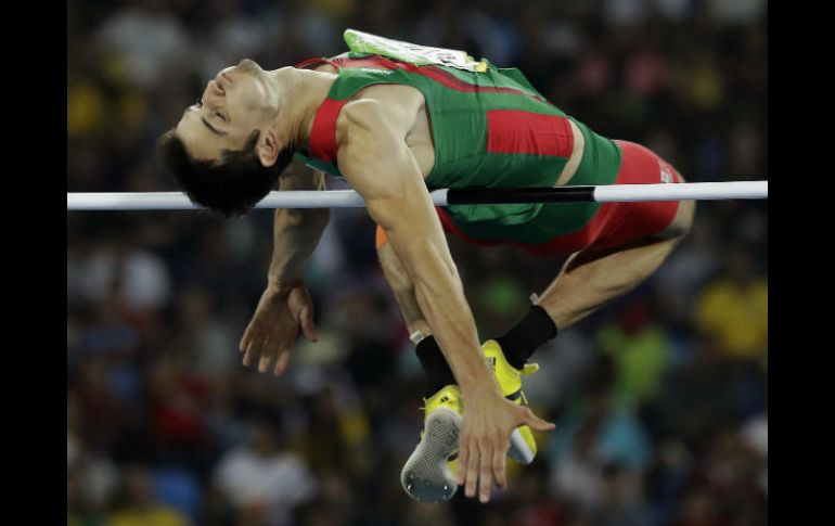 Con un registro de 2.30 metros, Rivera empata el récord mexicano en esta disciplina. TWITTER / @CONADE