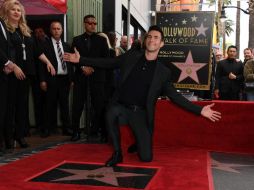 Adam Levine desveló su estrella en el célebre Paseo de la Fama de Hollywood en Los Ángeles. AFP / M. Ralston