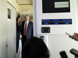 Trump hizo este anuncio ante los reporteros que lo acompañaban en el avión presidencial. AP / S. Walsh
