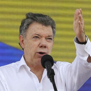 Santos habla con vicepresidente de EU sobre apoyo a paz de Colombia