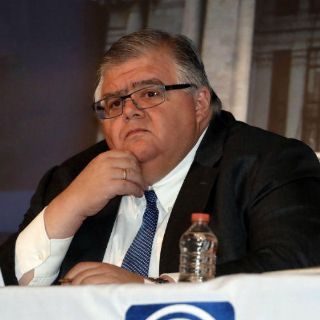 Somos cautelosos en alzas a tasas de interés: Carstens