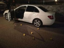 Fueron encontrados al menos 13 casquillos percutidos, que fueron asegurados por peritos de Ciencias Forenses. ESPECIAL /