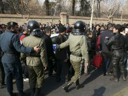 Las marchas para conmemorar el 38 aniversario del triunfo de la Revolución Islámica se desarrollaron el viernes sin ningún incidente. AP / ARCHIVO