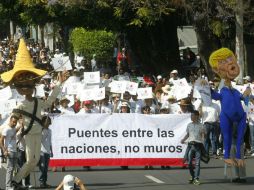 Unas 15 mil personas marcharon ayer en Guadalajara para exigir a Donald Trump respeto a los mexicanos. EL INFORMADOR / J. Camacho