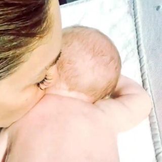 Anahí comparte tierno video con su hijo