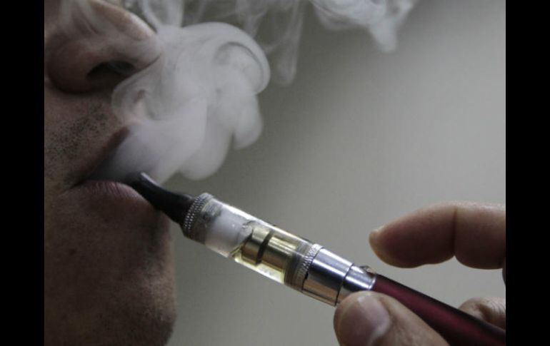 Quienes cambiaron por completo a estos cigarros presentaron niveles de forma significativa más bajos de elementos tóxicos. EL INFORMADOR / ARCHIVO