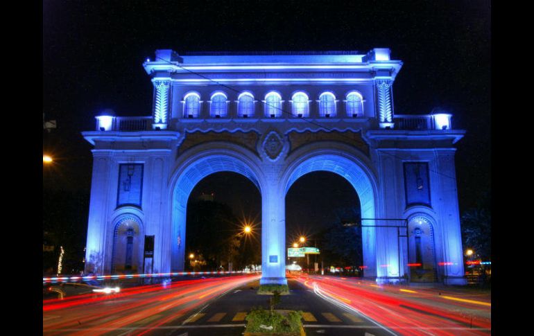 Arcos de Guadalajara. Edificados para celebrar el aniversario 400 de la ciudad. EL INFORMADOR / ARCHIVO