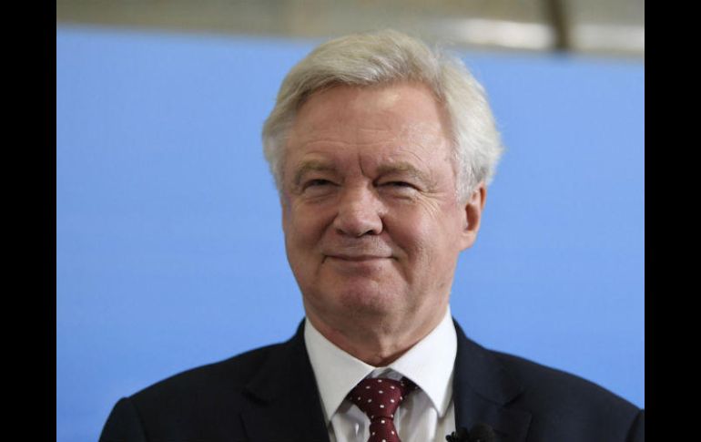 El ministro del 'Brexit', David Davis, se muestra confiado en que se respetara el plazo de dos años para negociaciones. EFE / M. Suslin
