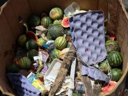 Muchos de los ciudadanos en carencia manifiestan que no sienten vergüenza de buscar alimentos en la basura. EL INFORMADOR / ARCHIVO