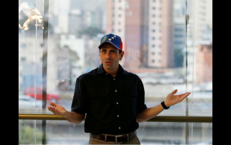 El diario The Wall Street Journal vinculó a Henrique Capriles con el caso, pero el dirigente opositor negó cualquier implicación. AP / ARCHIVO