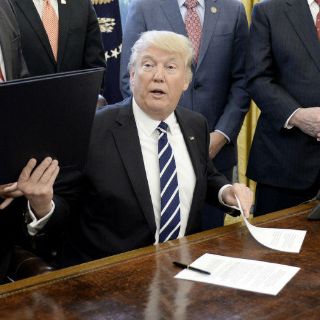 Asesores de campaña de Trump tuvieron contactos con inteligencia rusa