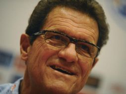 El entrenador dice que como director técnico de Inglaterra 'puso la firma' para que 'Chicharito' pudiera jugar en el Manchester United. EFE / ARCHIVO