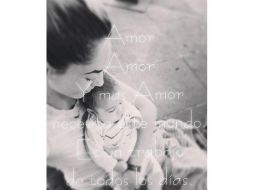 En la imagen, Bárbara Mori aparece cargando a Mila. INSTAGRAM / delamori