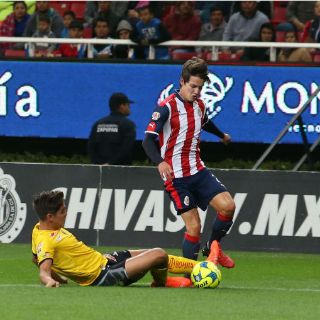 Chivas aburrió, pero clasificó a octavos de Copa