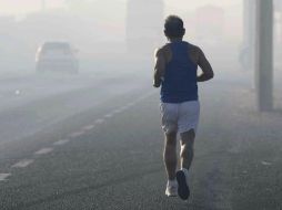 La SSa pide estar atentos a las indicaciones como disminuir la exposición y realizar ejercicio en interiores y espacios cerrados. EL INFORMADOR / ARCHIVO