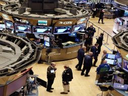 Los sectores en Wall Street cerraron divididos entre los ascensos y descensos del tecnológico. AP / ARCHIVO