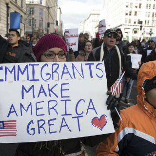 Protesta ‘Un día sin inmigrantes’ semiparaliza Los Ángeles