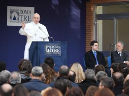 El Pontífice disertó sobre la violencia mundial, en el discurso que dio en su visita a la universidad estatal Roma Tre. EFE / C. Peri