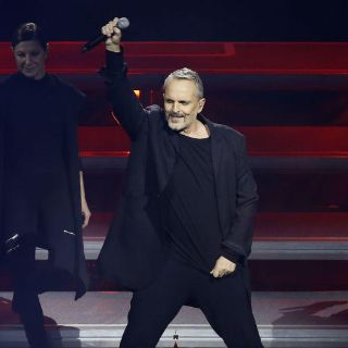 Miguel Bosé canta por la paz y contra los muros