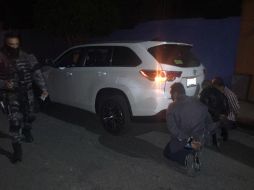 En Lomas del Camichin se capturaron cinco hombres y una mujer que se identificaron como personal de la FGE, estaban armados. ESPECIAL /