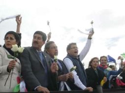 La cadena partió de la Cruz del Migrante, ondearon pañuelos y cantaron el Himno Nacional. YOUTUBE / lared noticias juarez