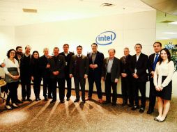En su último día de visita, Aristóteles estuvo en la empresa Intel. ESPECIAL / Aristóteles Sandoval