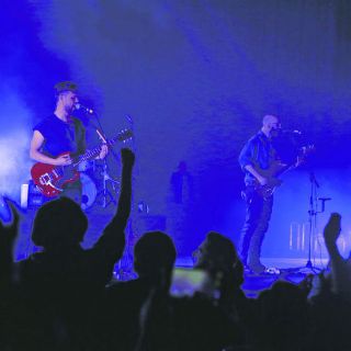 White Lies muestra su esencia británica a tapatíos